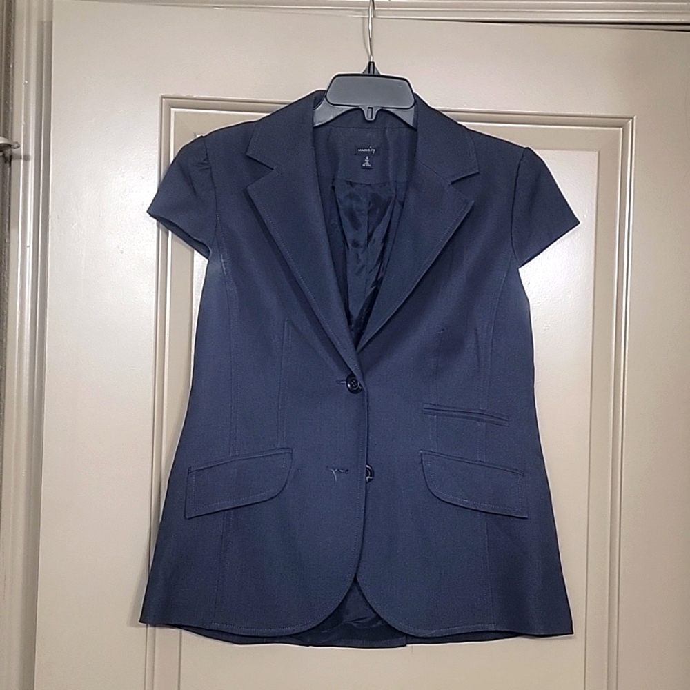 Navy fitted blazer with button